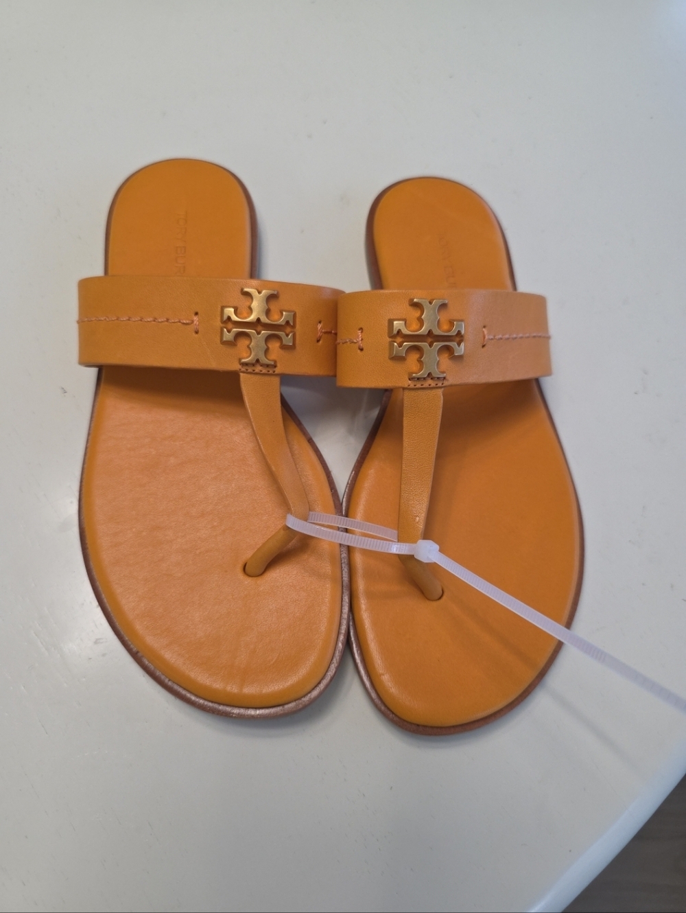 TORY BURCH MINI EVERLY FLAT THONG SANDAL WOMENS SIZE 5M